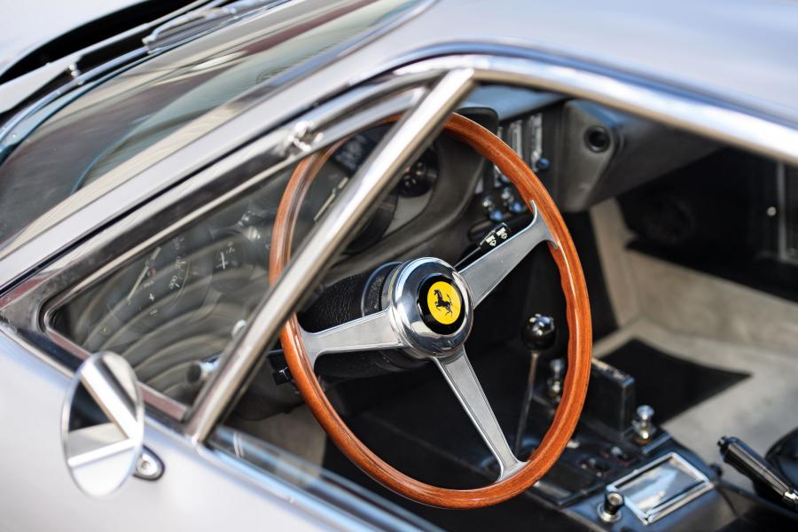 Интерьер Ferrari 365 GTB/4 Daytona 1968 года  (WW) (фото 28 из 76)